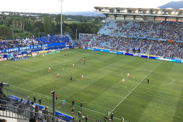 Le PSG s'est imposé de justesse vendredi soir au stade de Furiani face à un SCB combatif.