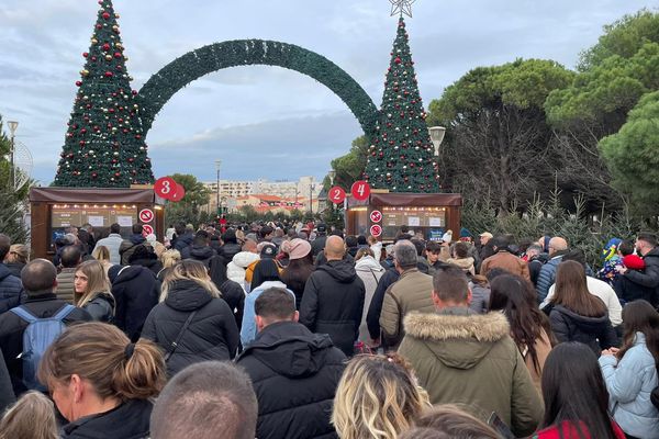 Le village de Noël du Barcarès dans les Pyrénées-Orientales est très apprécié des toursites espagnols lors du week-end de la Purissima.