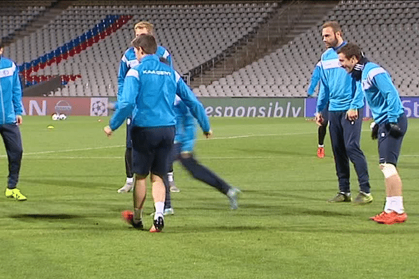 Ligue des Champions : l'Olympique Lyonnais reçoit La Gantoise mardi soir... Les adversaires de l'OL à l'entraînement à la veille de la rencontre - 23/11/15