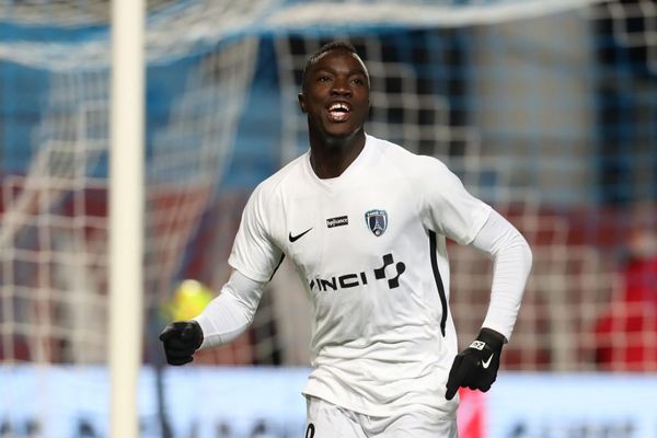 Silas Wamangituka, ici sous les couleurs du Paris FC en février dernier, rejoint Stuttgart pour huit millions d’euros.