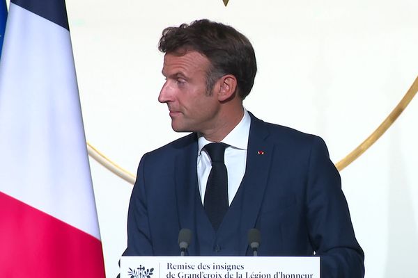 Emmanuel Macron lors de la remise des insignes de Grand'croix de la Légion d'honneur