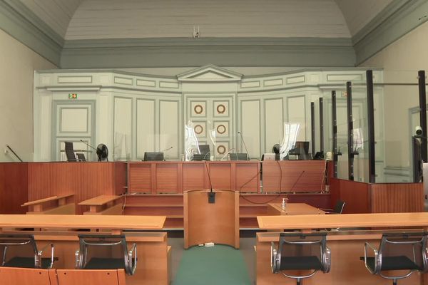 La salle d'audience du tribunal de La Rochelle