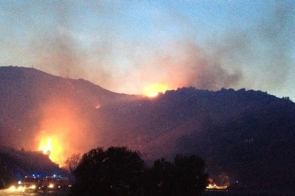 Incendie Entre Cerbere Et Banyuls 40 Hectares Detruits