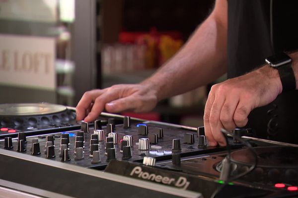 Un DJ lors de la fête de la musique, le 21 juin 2020 à Amiens.