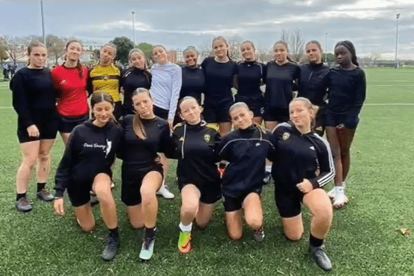 Les joueuses de l'équipe de rugby du collège Jean-Guiton, à Lagord, ne pourront pas participer aux phases finales du championnat de France UNSS.