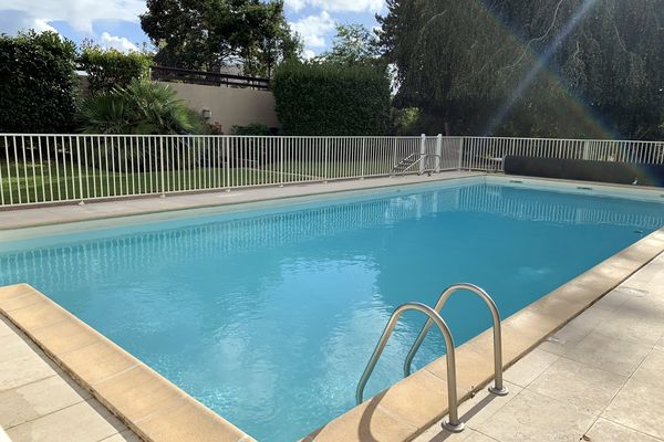 Samedi 30 juillet, un couple d'octogénaires a été retrouvé noyé dans leur piscine dans l'Hérault à Gignac.