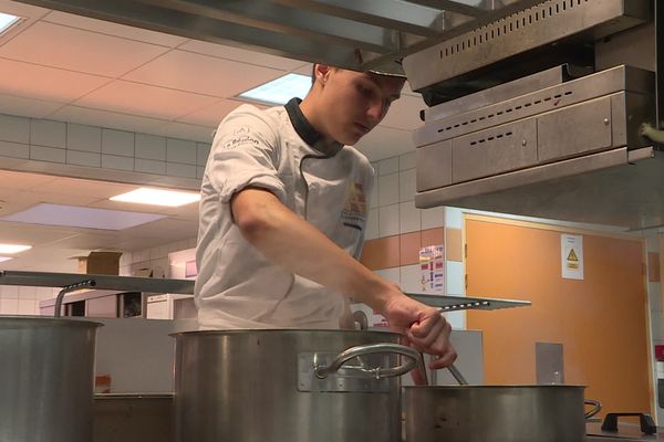 Quentin, 17 ans, cuisinera bientôt pour un chef d'Etat, au palais de l'Elysée.