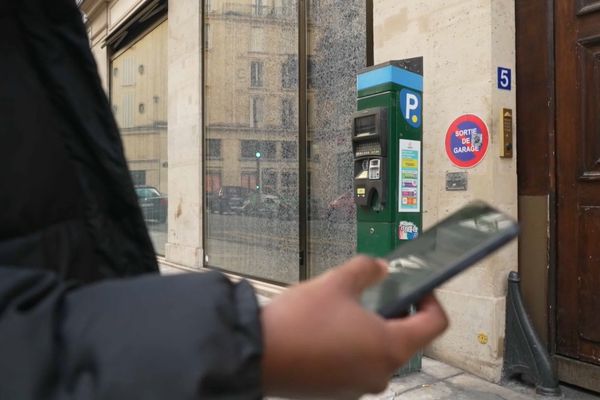 Il ne reste plus que 3 700 horodateurs à Paris, trois fois moins qu'il y a 15 ans.