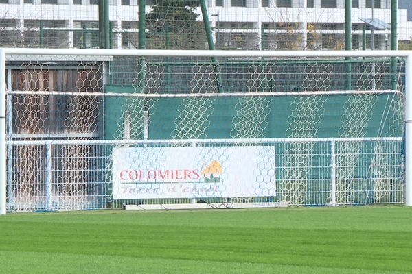 Un père de famille est soupçonné d'avoir mis le feu aux véhicules de deux entraîneurs du club de foot de Colomiers (Haute-Garonne) fin octobre 2024.