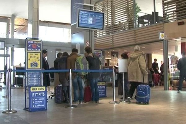 Passagers à l'aéroport de Limoges-Bellegarde (photo d'illustration)