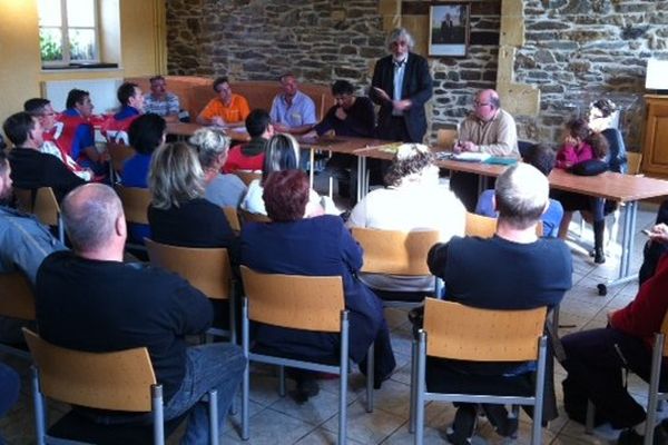 Une conférence sur le thème du maintien de l'emploi a été donnée en présence de l'avocat Maître Brun.