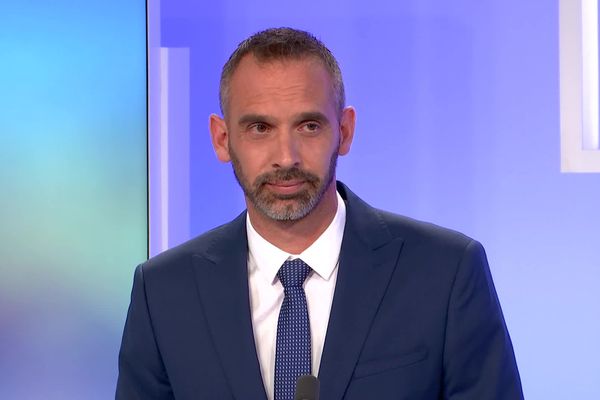 Simon Plenet, tête de liste divers gauche va s'installer dans le fauteuil de maire d'Annonay après avoir recueilli  41,95% des voix lors du second tour des Municipales du 28 juin 2020.