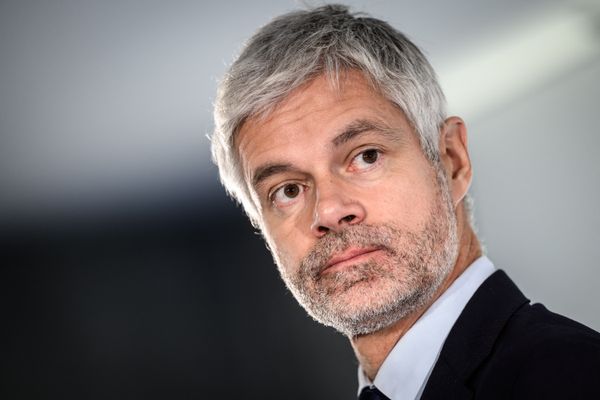 Le président (LR) de la région Auvergne-Rhône-Alpes Laurent Wauquiez lors d'une conférence de presse à Lyon le 19 octobre 2023.