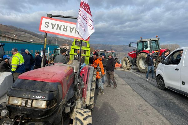 Colère Des Agriculteurs : "La Profession Se Sent Pendue, En Faillite ...