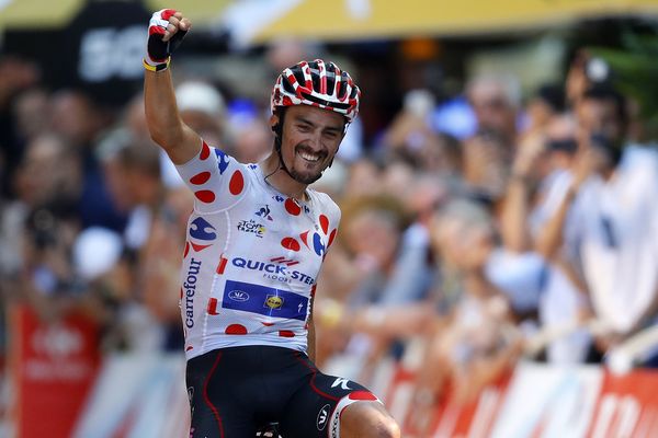 Julian Alaphilippe, sur la ligne d'arrivée de la 16e étape du Tour de France, remportée par le Montluçois.