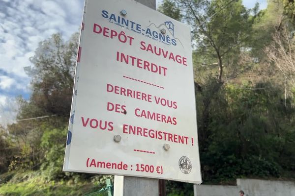 En PACA, de nombreuses communes se mobilisent pour lutter contre la pollution et les décharges sauvages.