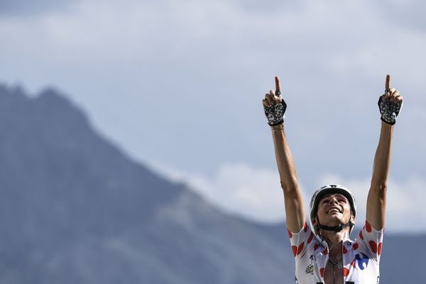 Le Morbihannais Warren Barguil sur le Tour de France 2017 avec son maillot de meilleur grimpeur