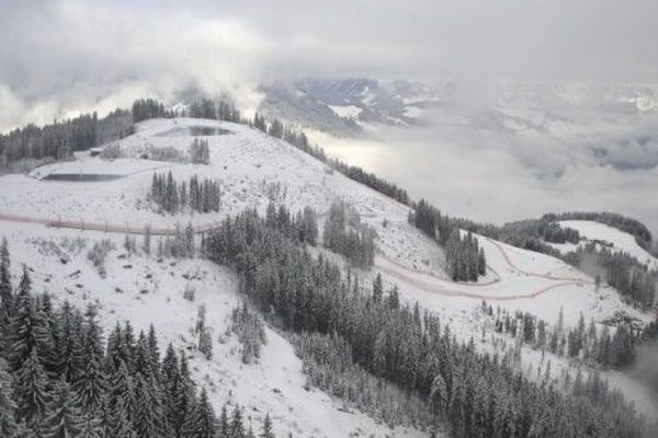 FIS World Cup Men à Kitzbuhel en Autriche, sous le brouillard. 