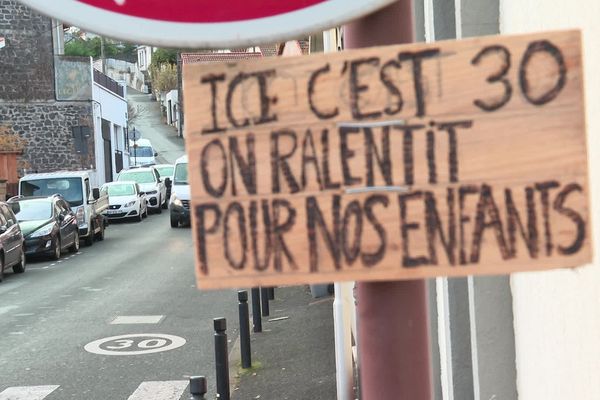 Un collectif de riverains alerte sur la sécurité routière avenue de la Libération à Clermont-Ferrand.