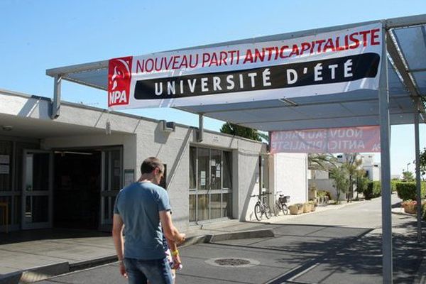 Université d'été du NPA à Port Leucate, dans l'Aude - Illustration