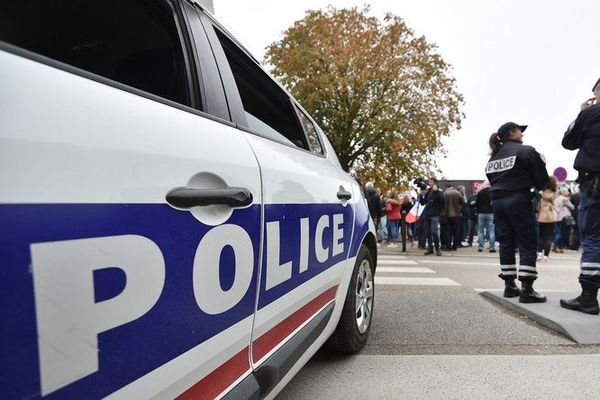 Une voiture de police. © JEAN-SEBASTIEN EVRARD / AFP Source