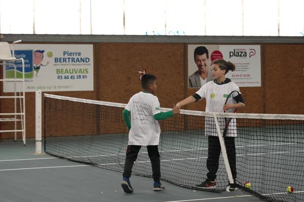 Des enfants de la Courneuve en tournoi à Beauvais, dans le cadre d'un événement de l'association "Fête le Mur".