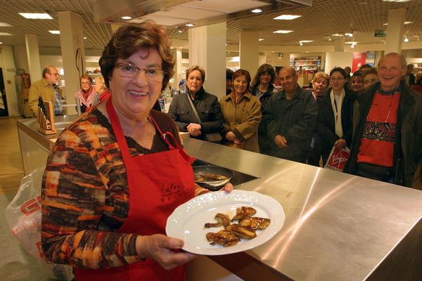 Maïté à Toulouse en 2005 pour un cours de cuisine sur le foie gras à l'Armagnac.