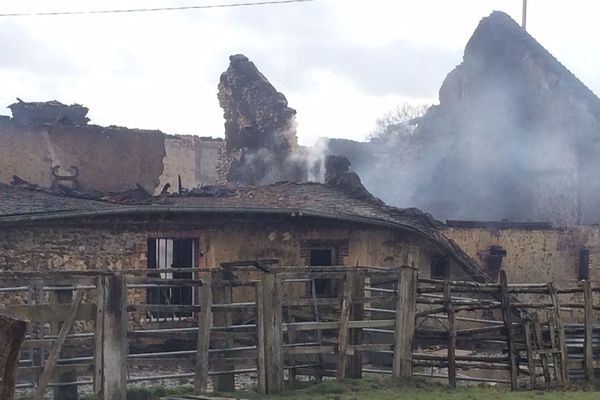 Un homme de 87 ans est recherché après l'incendie de sa longère à Longny-au-Perche (61)