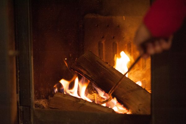 Un dysfonctionnement de poêle à bois a provoqué l'intoxication au monoxyde de carbone d'une femme de 78 ans à Ambleteuse, dans le Pas-de-Calais. (image d'illustration)