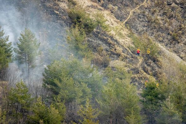 Une 50aine de pompiers est toujours engagé sur l'intervention ce vendredi matin.