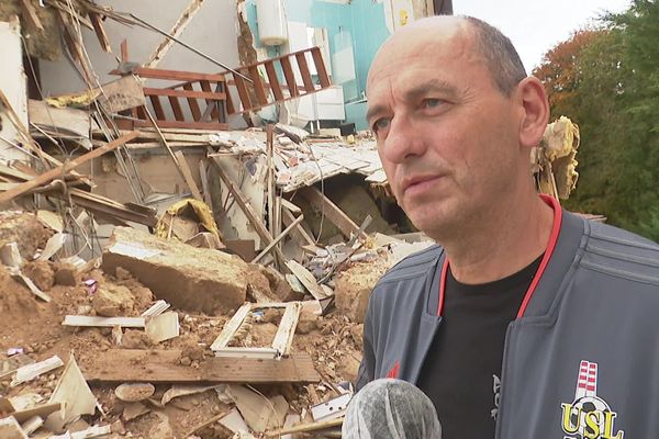 Le père d'un étudiant qui habitait les lieux fait part de son inquiétude après l'effondrement d'une maison à Pont-de-Chéruy.