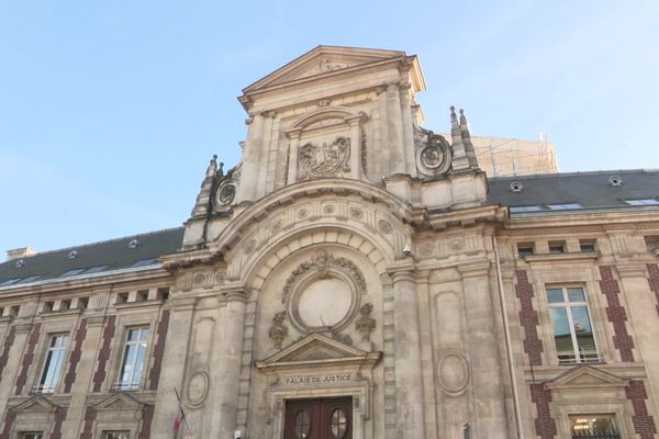 Tribunal Juduciaire d'Evreux.