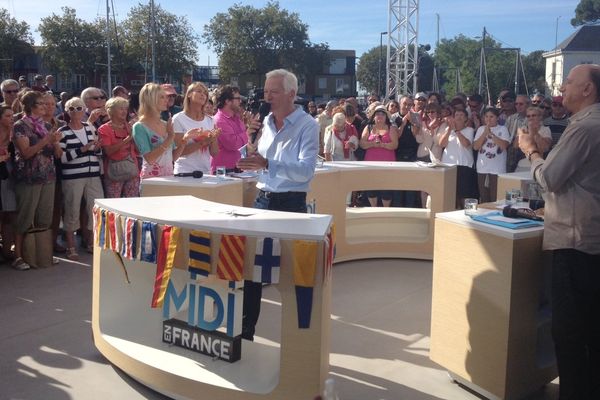 Laurent Boyer pendant le tournage de "Midi en France" à La Rochelle