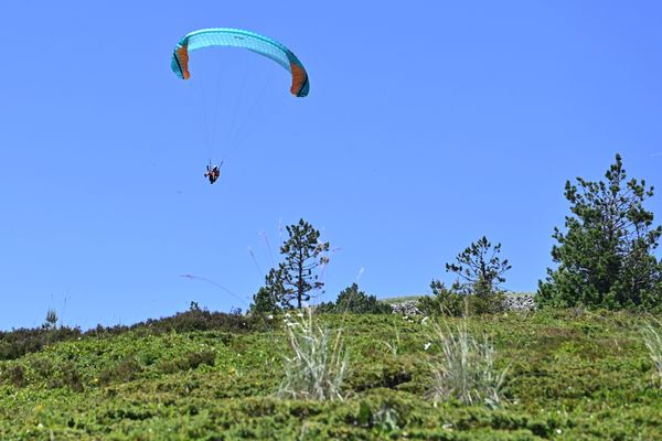 Illustration. C'est le deuxième accident de parapente en l'espace de 24 heures.