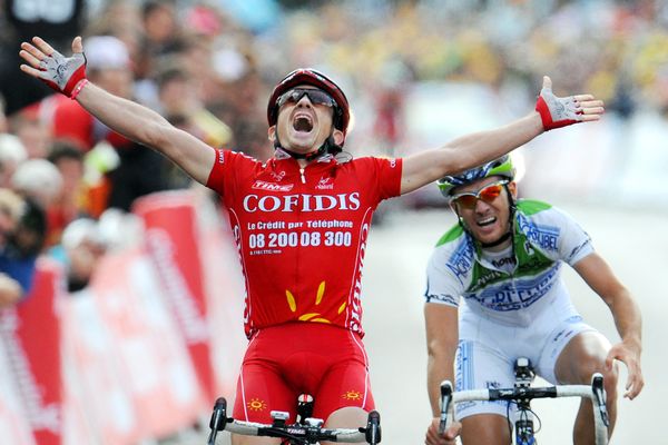 Samuel Dumoulin sur la ligne d'arrivée à Nantes, en 2008