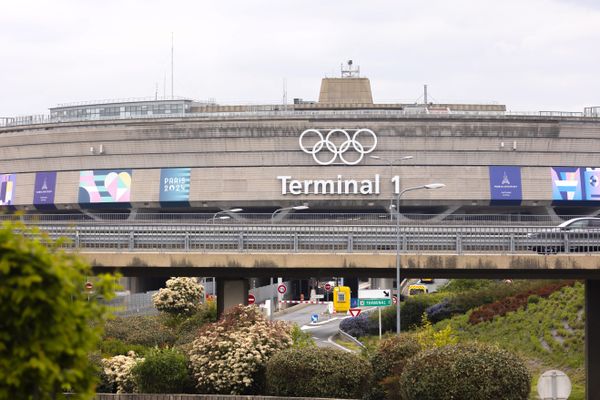 L'aéroport CDG accueille chaque jour 200 000 voyageurs.