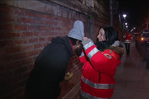 Une maraude de la Croix-Rouge d'Albi, dans la nuit de lundi à mardi.