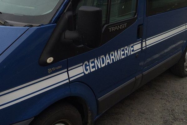 Un homme âgé de 48 ans a perdu la vie dans la matinée du 1er décembre suite à une sortie de route. Il circulait sur la RD 500 au niveau de la Séauve-sur-Semène en Haute-Loire.