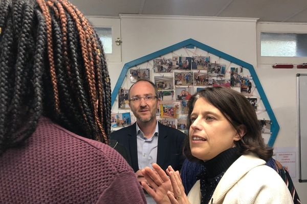 Mercredi 27 novembre, Anne-Gaëlle Baudouin-Clerc, préfète du Puy-de-Dôme, a visité le centre d'hébergement Les Clos à Clermont-Ferrand.