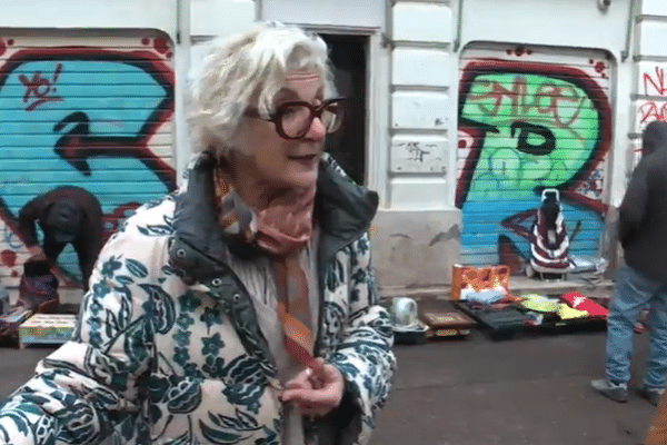 Une fleuriste de Noailles témoigne de son désarroi et de sa colère face aux vendeurs à la sauvette.