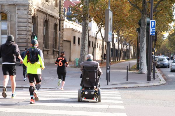 La femme de 88 ans a traversé en dehors du passage piétons. (Image d’illustration) 