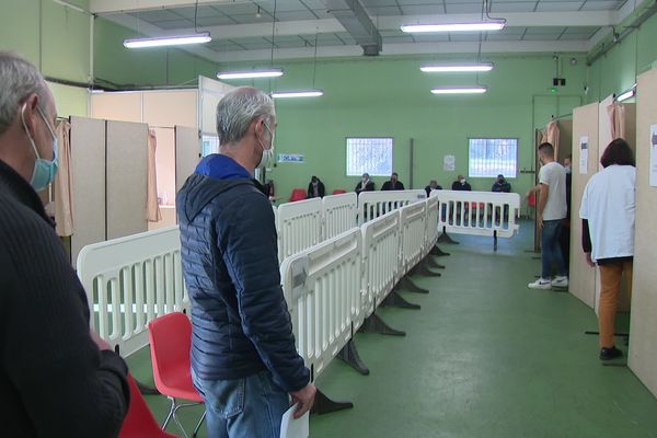 Face à une forte demande, le centre de vaccination de Portes-lès-Valence a rouvert ses portes