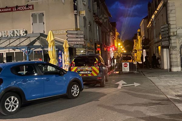 Le corps de la femme de 65 ans a été retrouvé à son domicile dans le centre de Nay.