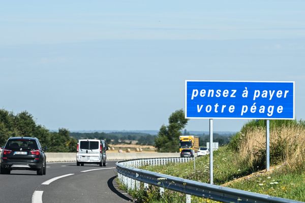 L'A13 n'a plus de barrières de péage, remplacées par un système de "flux libre".