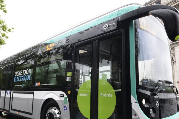 Un bus électrique de la RATP, à Paris