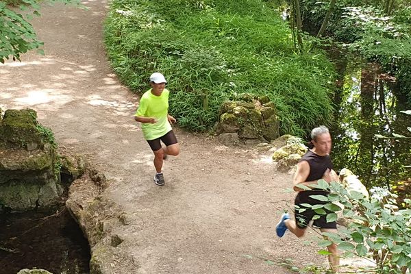 Le parc de l'Orangerie à Strasbourg propose de multiples parcours de course très différents.