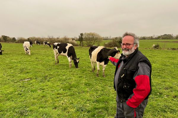 Philippe Caillaud, éleveur à la ferme des Pouls Hauts à Saint-Nazaire, "pour une loi d'orientation agricole comme en a connu une en 1960, il faut tout remettre à plat"