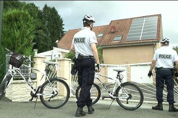 Un petit coup d'oeil de la police pour que les vacances se passent bien...