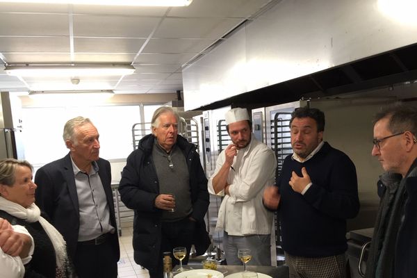 Le chef Yves Camdeborde a dressé le menu des cantines à Angoulême