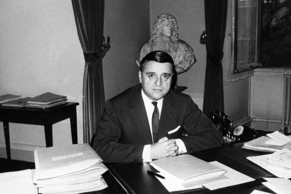 Robert Boulin photographié le 1er septembre 1963, alors qu'il est ministre du Budget. 